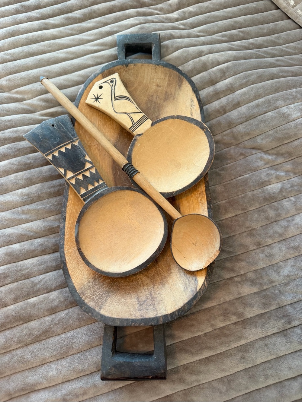 Zulu Hand-Carved Wooden meat server Set with Serving Tray - Natural & Black